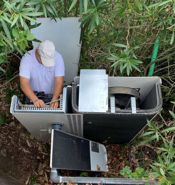 Maintenance de piscine pour hôtels et professionnels dans le Golfe de Saint-Tropez : l’importance d’un prestataire spécialisé