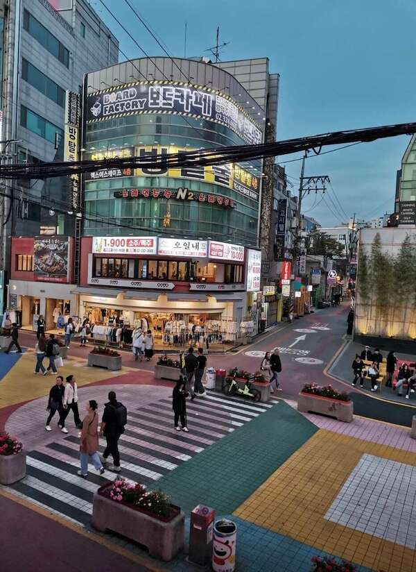 Asia Overview - A very discreet  shot in Seoul, South Korea