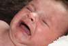 bébé qui pleure et rougi a cause de sa colique