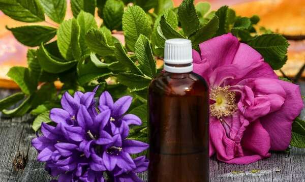 HUILES ESSENTIELLES : 10 choses à savoir 