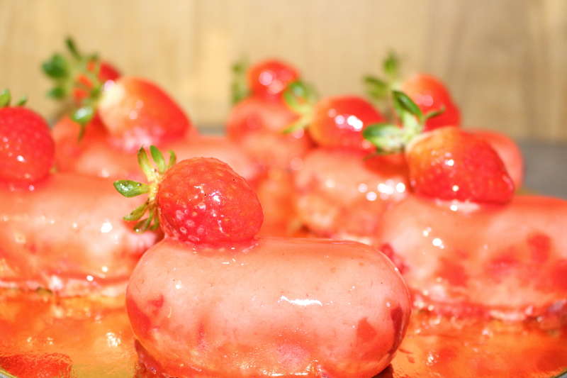 Mini-entremet aux fraises dessert parvé cacher 