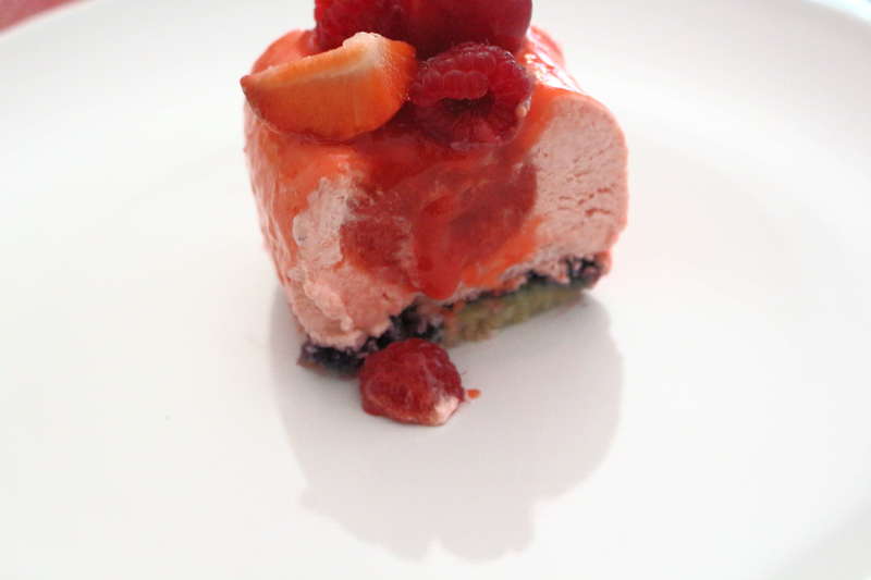 service Entremet fruits rouges cacher