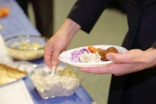 Réalisez votre événement d'entreprise avec chef cuisinant cacher