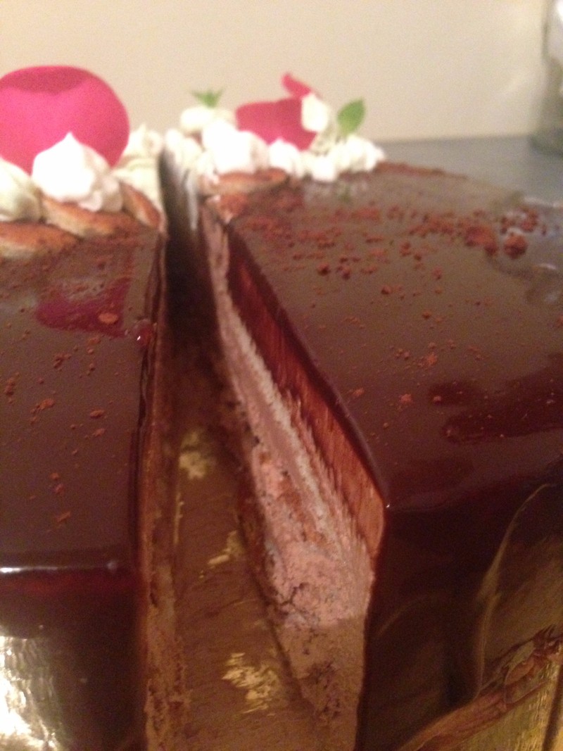 découpage de Entremet au chocolat parvé cacher 