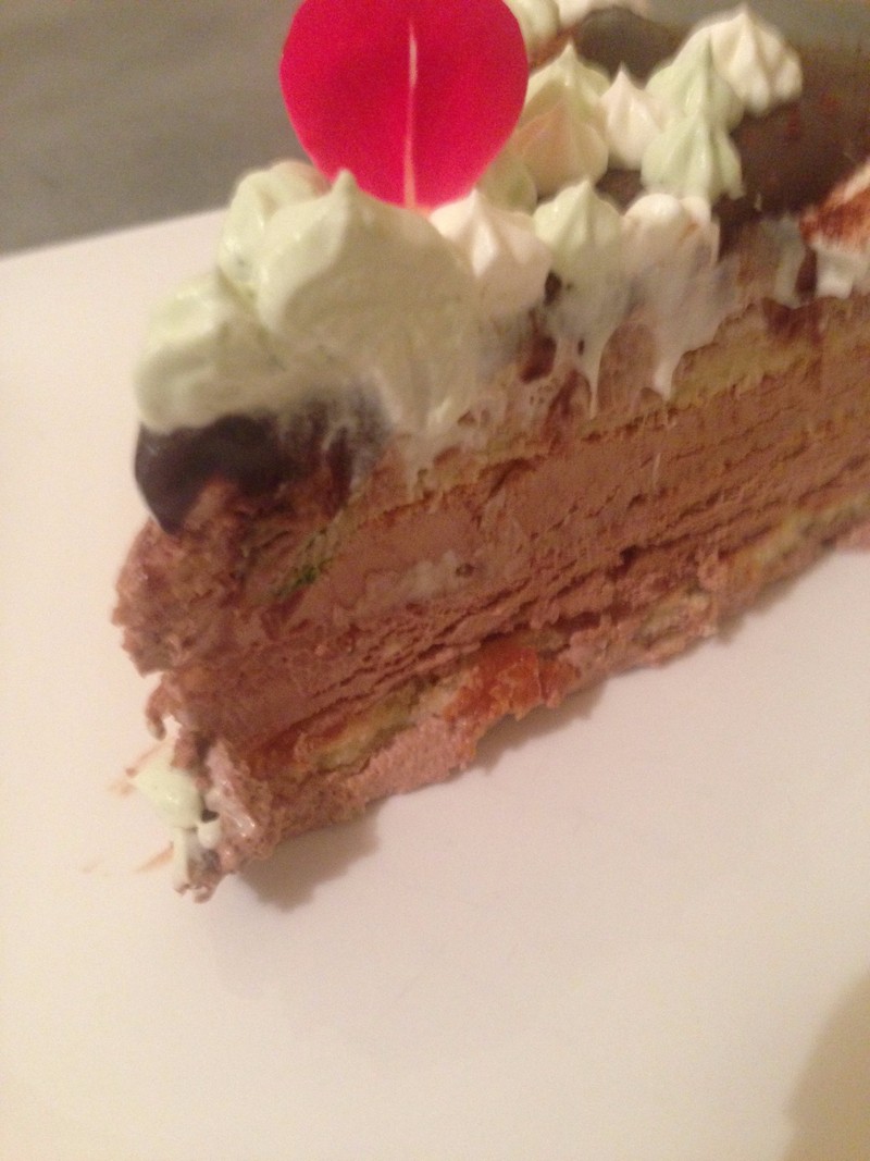 Entremet au chocolat dessert à l'assiette par votre traiteur cacher 