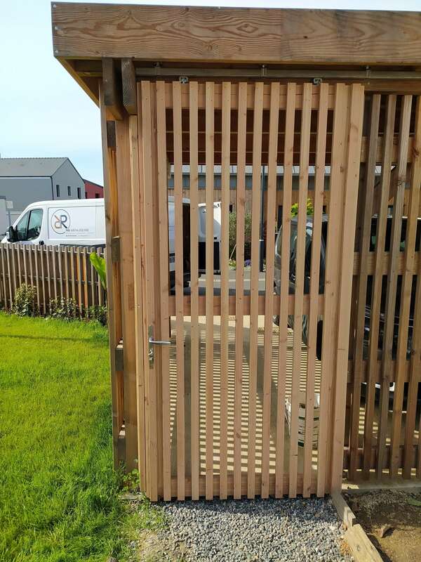 Portail de clotûre en douglas à Angers (49100)