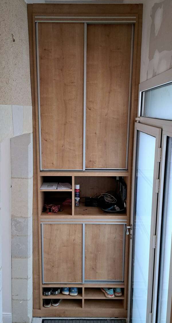 Agencement sur mesure dans une entrée aux Ponts de Cé (49130)