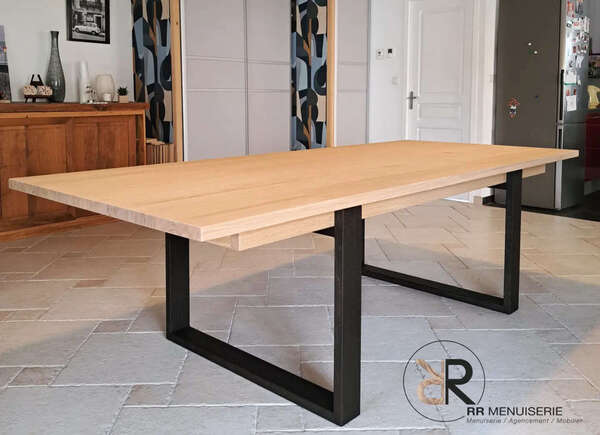 Création d'un table sur mesure en Chêne massif aux Garennes sur Loire (49320)