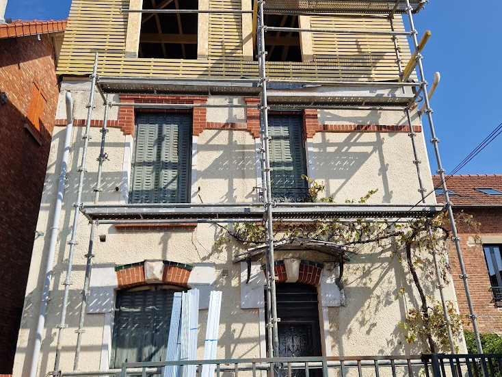 image_2025-10-01_230840943