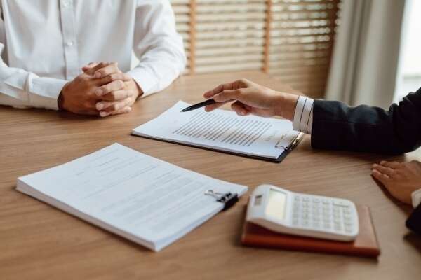 Professionnels de santé, intérim et durée minimale d’activité : à justifier !
