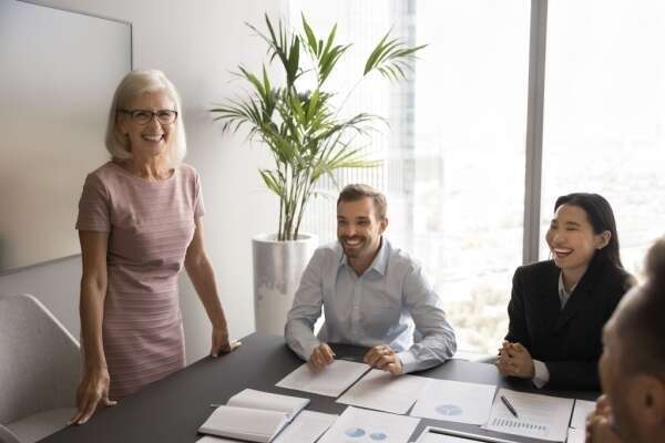 Loi travail des seniors : un nouveau CDI de valorisation de l’expérience