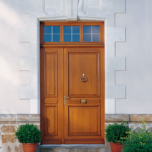 Porte d'entrée en bois sur mesure