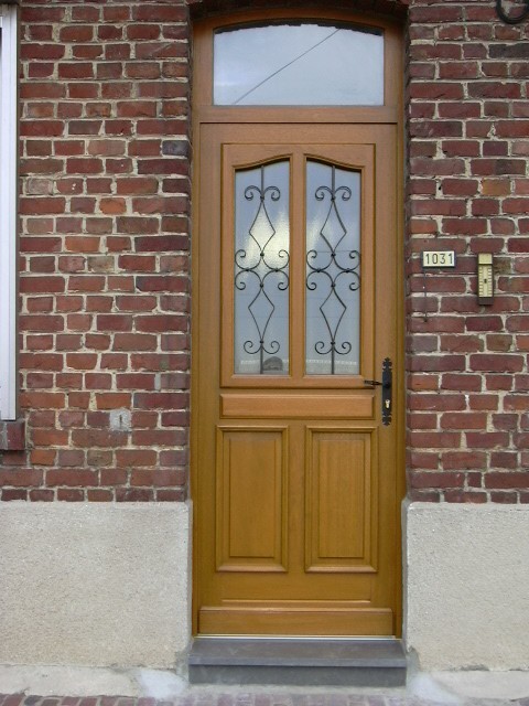 Porte d'entrée en bois sur mesure