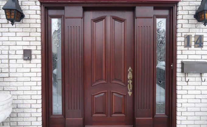 Porte d'entrée en bois sur mesure