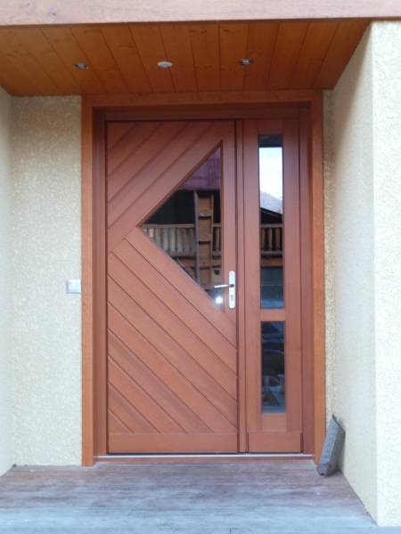Porte d'entrée en bois sur mesure