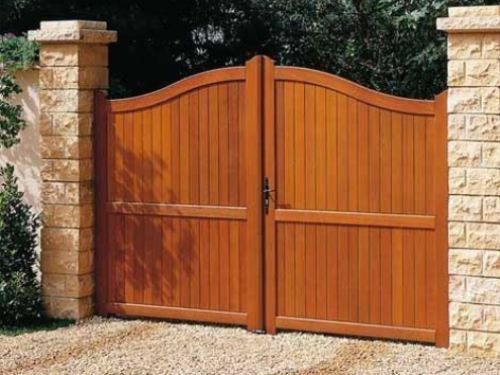 Portail en bois sur mesure