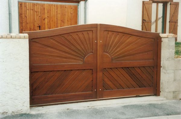 Portail en bois sur mesure