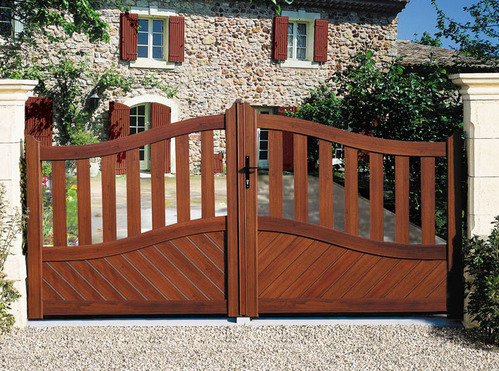 Portail en bois sur mesure