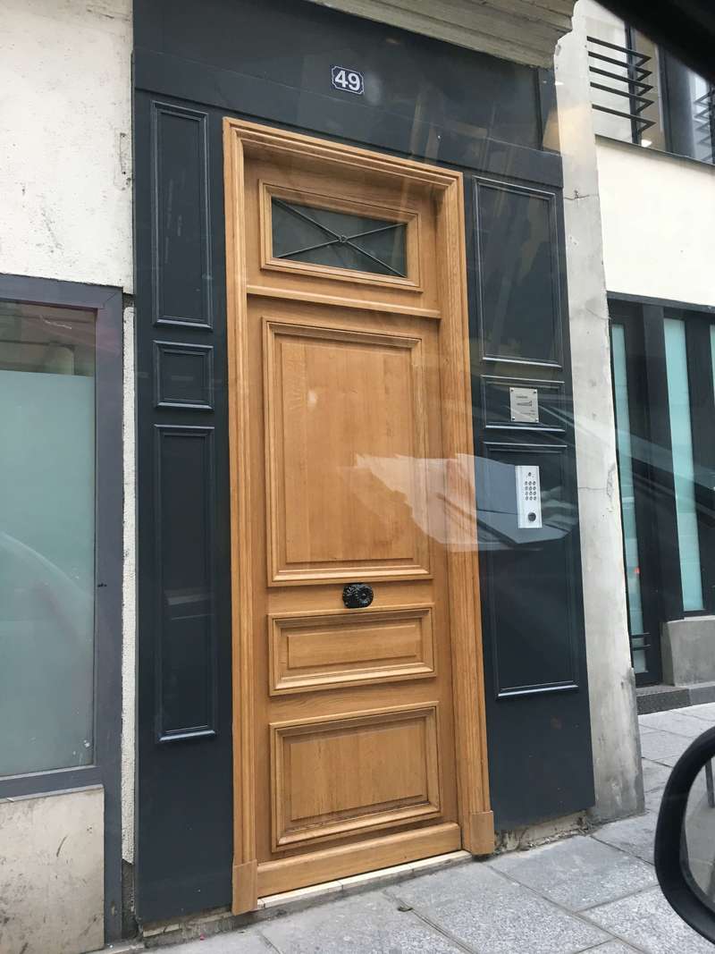 Porte d'entrée en bois sur mesure