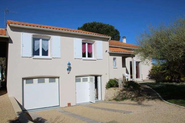 AIFFRES, BELLE MAISON EN PARFAIT ETAT DE 140 M2 HABITABLE SUR TERRAIN PAYSAGE DE 1210M2