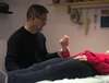 Modèle anatomique du corps humain avec points d'acupuncture utilisé pour les séances d'équilibrage corporel