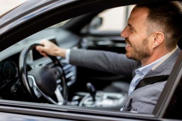 Véhicule mis à disposition par l’employeur : avantage en nature systématique ?