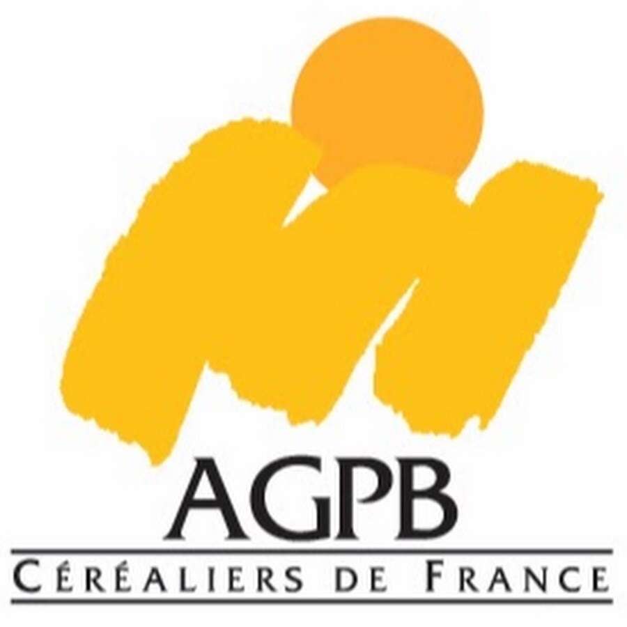L’AGPB (Association Générale des Producteurs de Blé et autres céréales) représente les intérêts des producteurs français de céréales à paille (blé, orge, avoine, seigle, sorgho…).
Avec les organismes techniques et financiers qu’elle a contribué à créer, avec le secteur de la recherche, avec les fédérations professionnelles d’amont et d’aval de la céréaliculture, l’AGPB travaille à l’adaptation des récoltes aux évolutions de la demande et elle contribue au dynamisme des filières dont dépendent les débouchés des céréales (collecte, stockage, commercialisation et transport des grains ; industries des céréales et de la viande ; production de bioénergies, de biomatériaux, chimie du végétal).
Simultanément, l’AGPB fait connaître à l’extérieur de l’agriculture, en même temps qu’elle les impulse et les soutient, les changements de pratiques, de techniques, d’équipements et de produits qu’opèrent les exploitants pour allier respect de l’environnement, qualité des récoltes, productivité et compétitivité.

