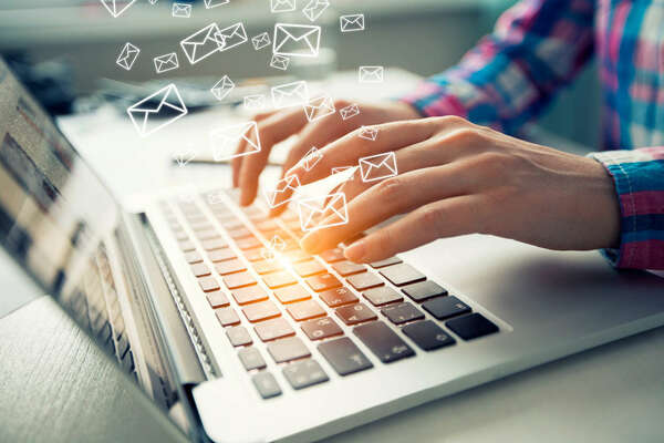 Ces expressions et anglicismes à éviter dans les mails