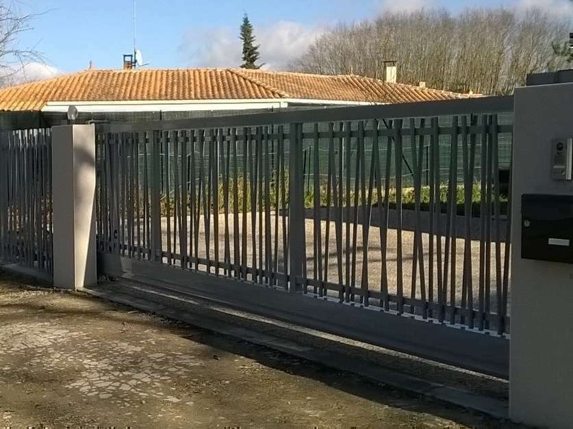 Portail coulissant aléatoire 