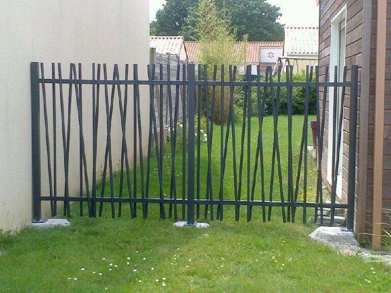 Clôtures disposées en aléatoires