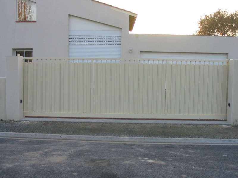 Portail coulissant tôlés 