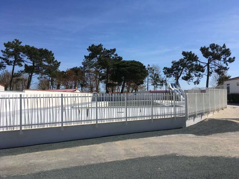 Clôtures autour d'une piscine 