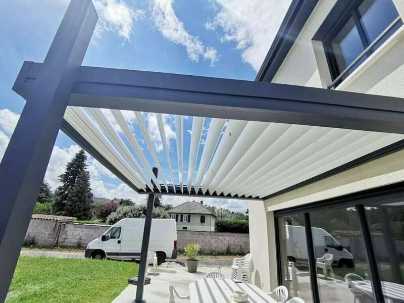 pergola-stratus-lames-ouvertes-1024x768