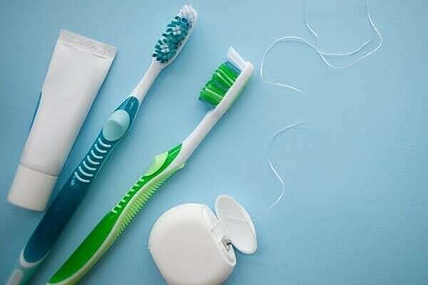 LES 10 RÈGLES D'OR D'UNE BONNE HYGIÈNE DENTAIRE