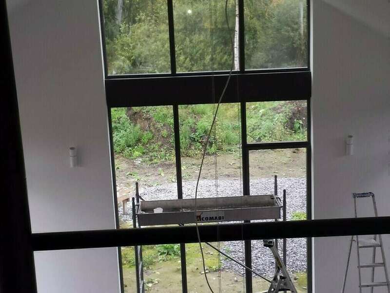 MEN-TRAPEZE20160224-3667911-1nm89uy