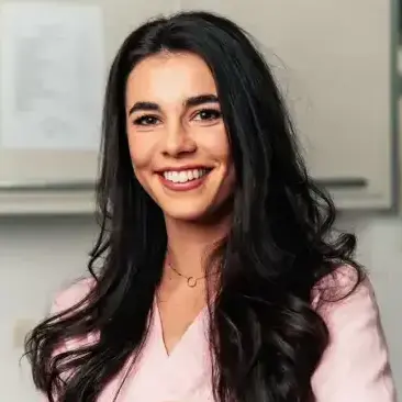Dr Ines THIEBLEMONT, chirurgien dentiste à Amiens