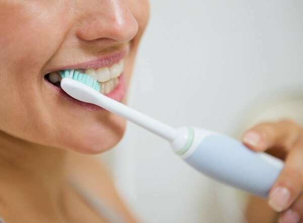 LA BROSSE À DENTS ÉLECTRIQUE : UN NETTOYAGE DES DENTS OPTIMAL