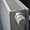 Radiateur blanc moderne avec thermostat pour dépannage chauffage