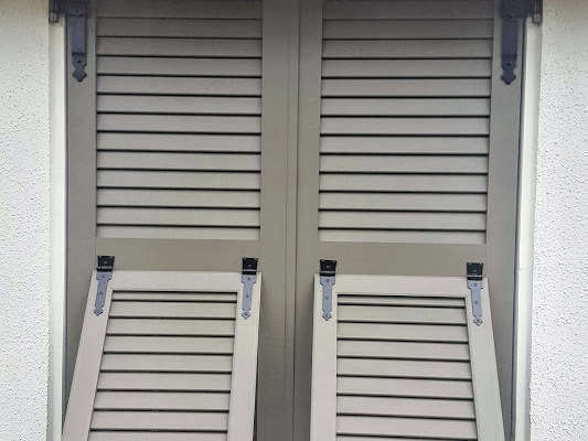 volet_battant_aluminium_a_projection_1