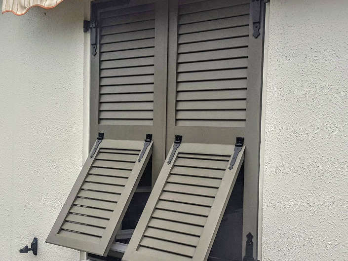 volet_battant_aluminium_a_projection_2
