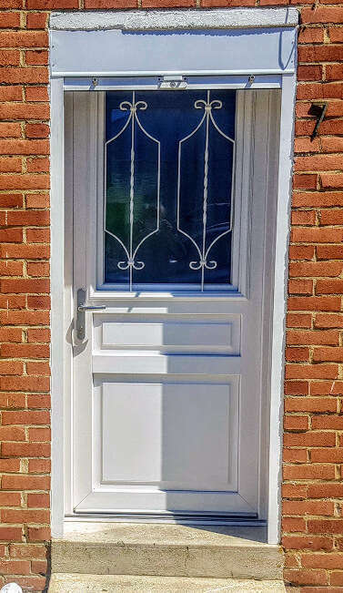 porte_d_entree_pvc_avec_grille