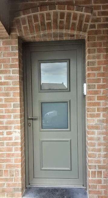 porte_d_entree_pvc_gris_beton