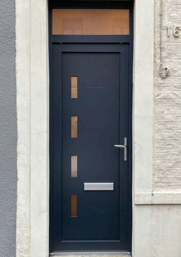 porte_gris_7016_avec_imposte