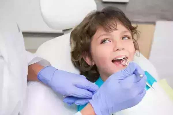 LES PREMIERS JOURS AVEC UN APPAREIL ORTHODONTIQUE FIXE