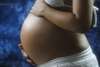 bébé nouveau-né dans son berceau apaisé