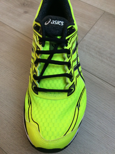 laçage chaussure de ville