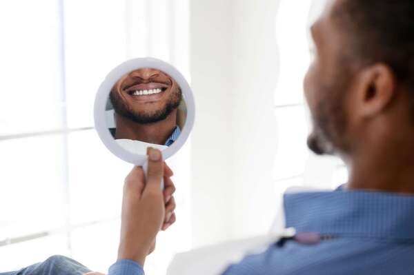 Implantologie dentaire : la technique flapless