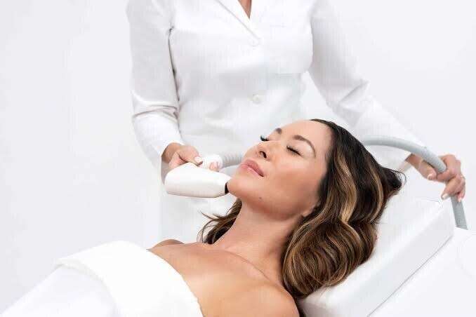 Sofwave : le lifting médical nouvelle génération, sans chirurgie ni éviction sociale