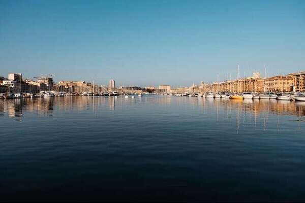 Confier son Airbnb à une conciergerie locale à Marseille : plus rentable, plus serein