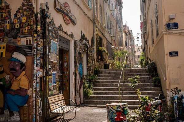 Location saisonnière vs location longue durée à Marseille : quel choix pour votre bien ?